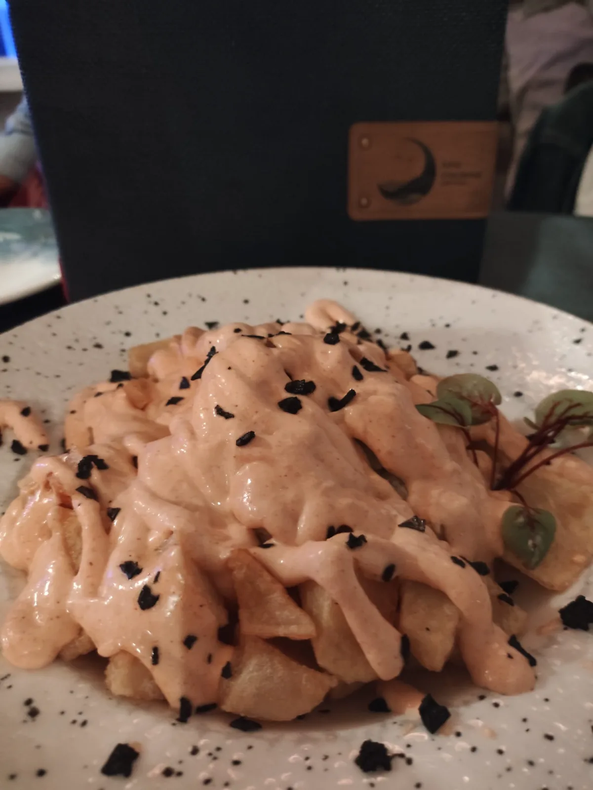 Foto de las bravas: Restaurante Luna Creciente Gastrobar