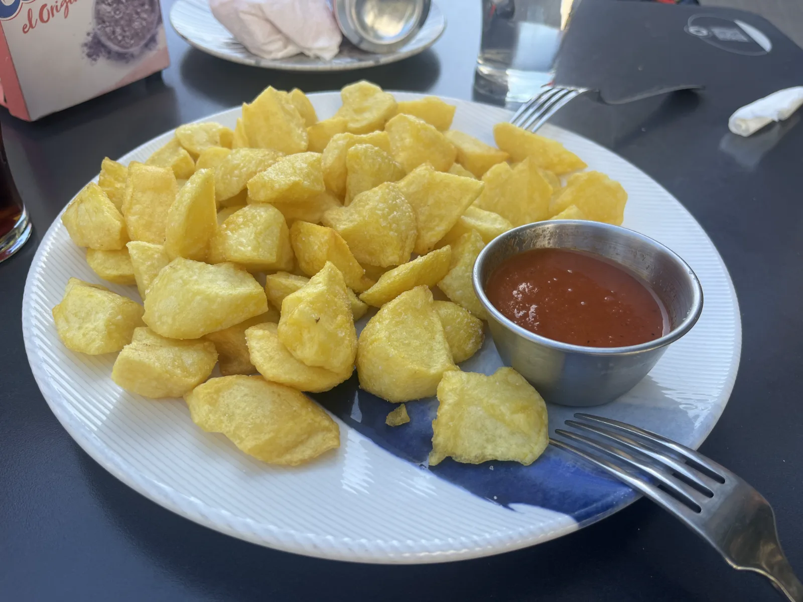 Foto de las bravas: Alboronía Cocina Bar