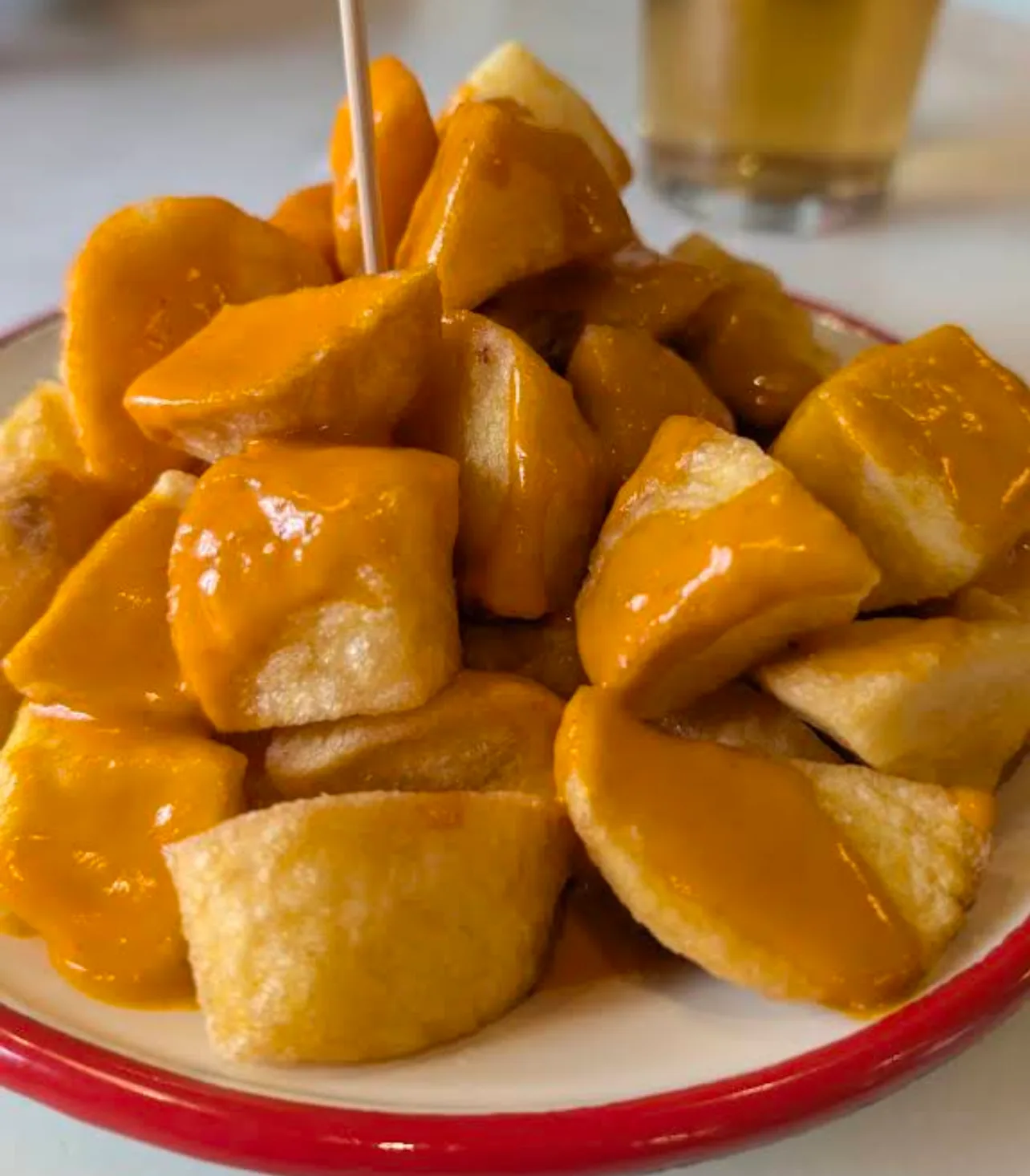 Foto de las bravas: Los Chicos Fábrica de Patatas Bravas