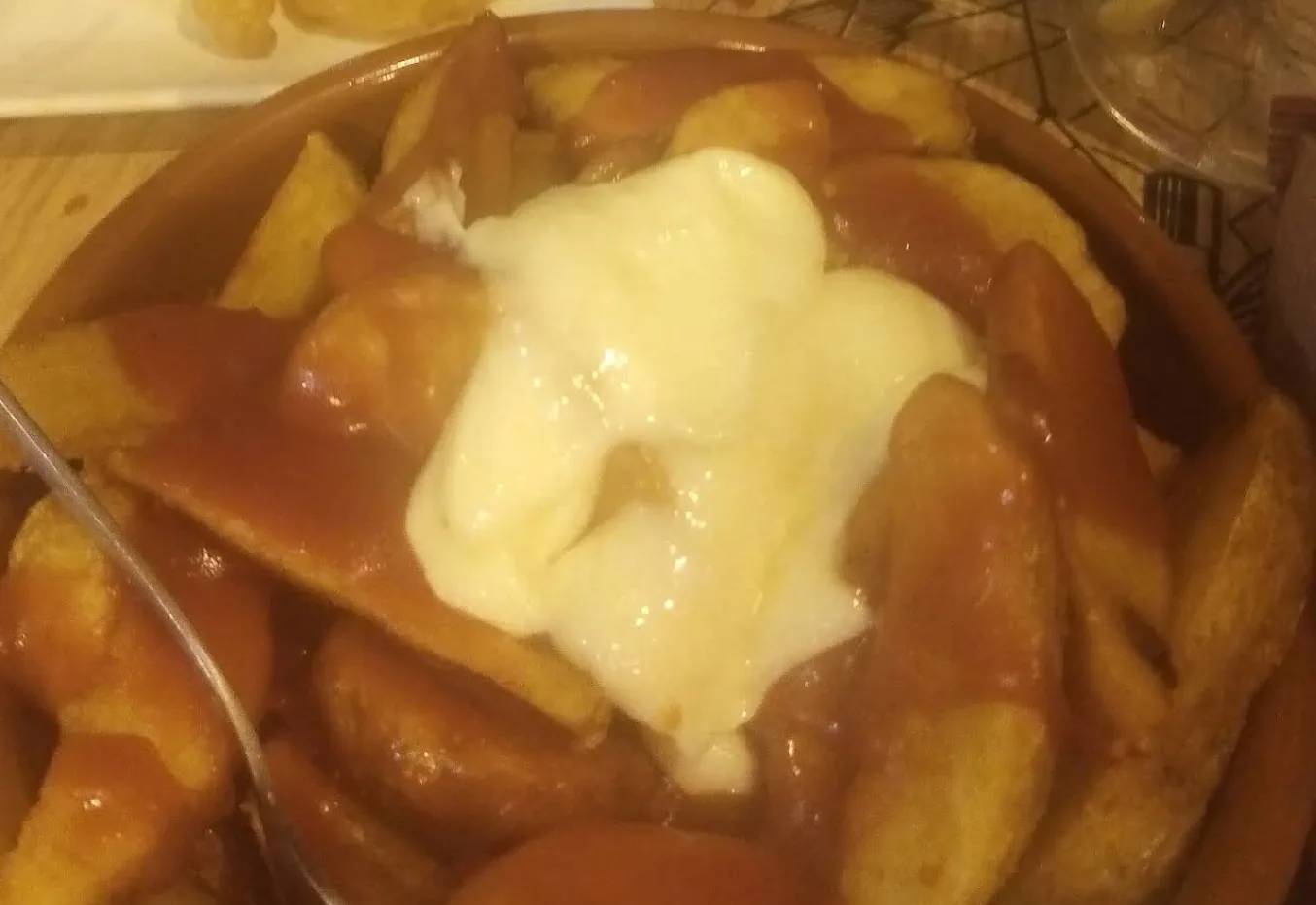 Foto de las bravas: Cervecería Tapas Saragata