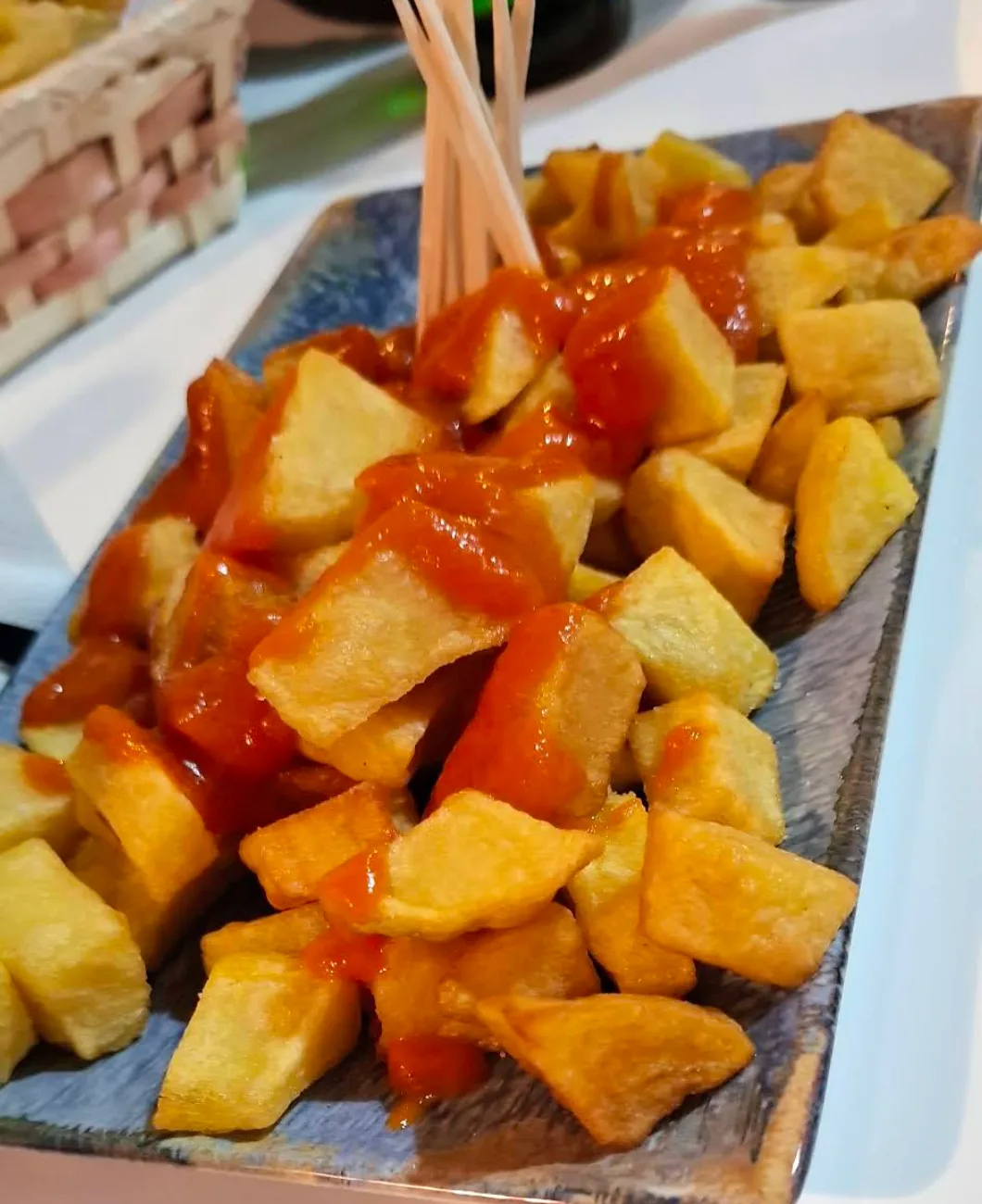 Foto de las bravas: Rosa gastrobar