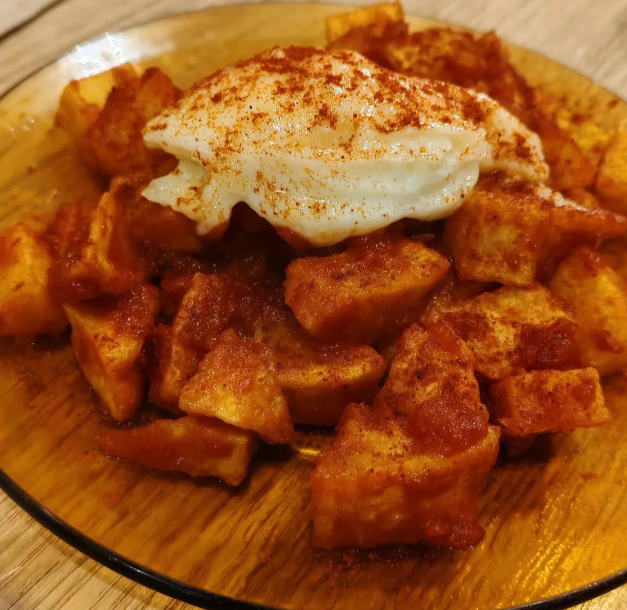 Foto de las bravas: madremia bar - tapas, burgers y carnes