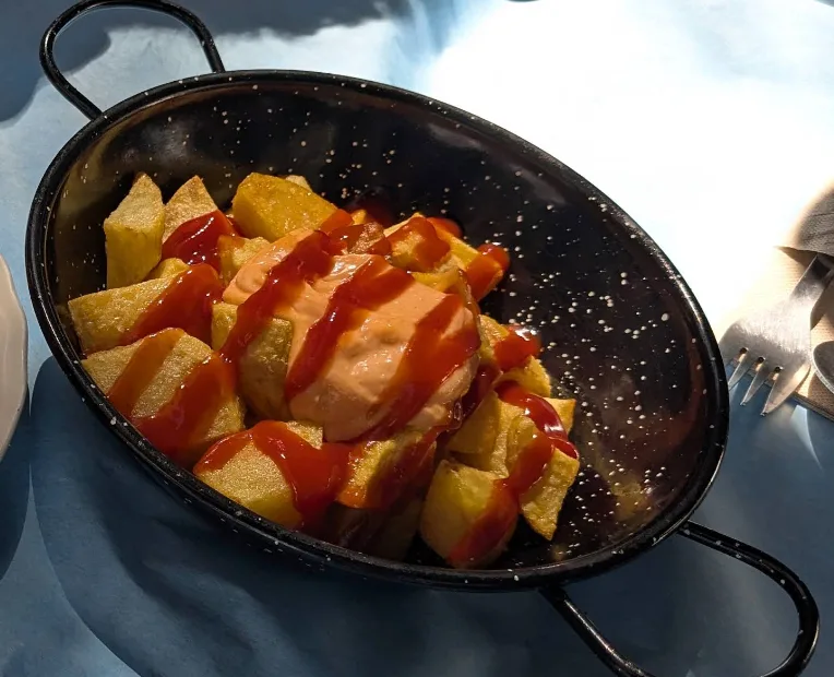 Foto de las bravas: Restaurante La Garrofera