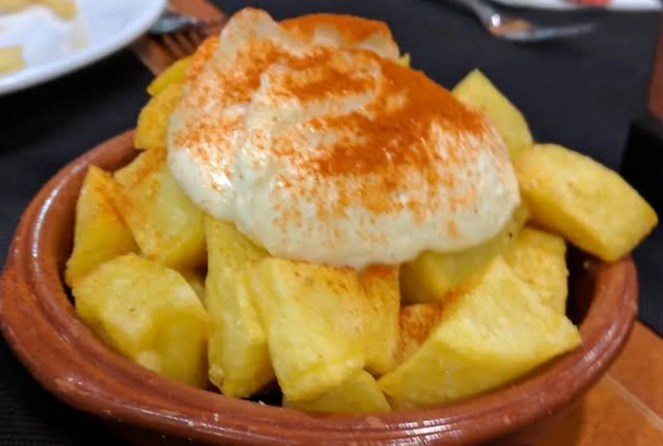 Foto de las bravas: Cafe Bar Chiachio